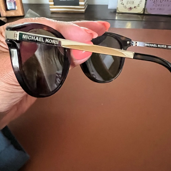 Michael Kors - Picture 3 of 3